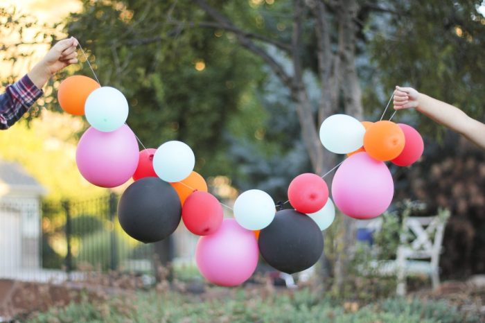 How to make a balloon decoration