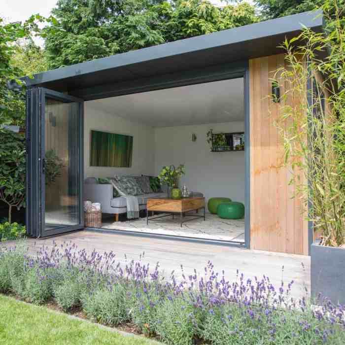 How to decorate a garden room